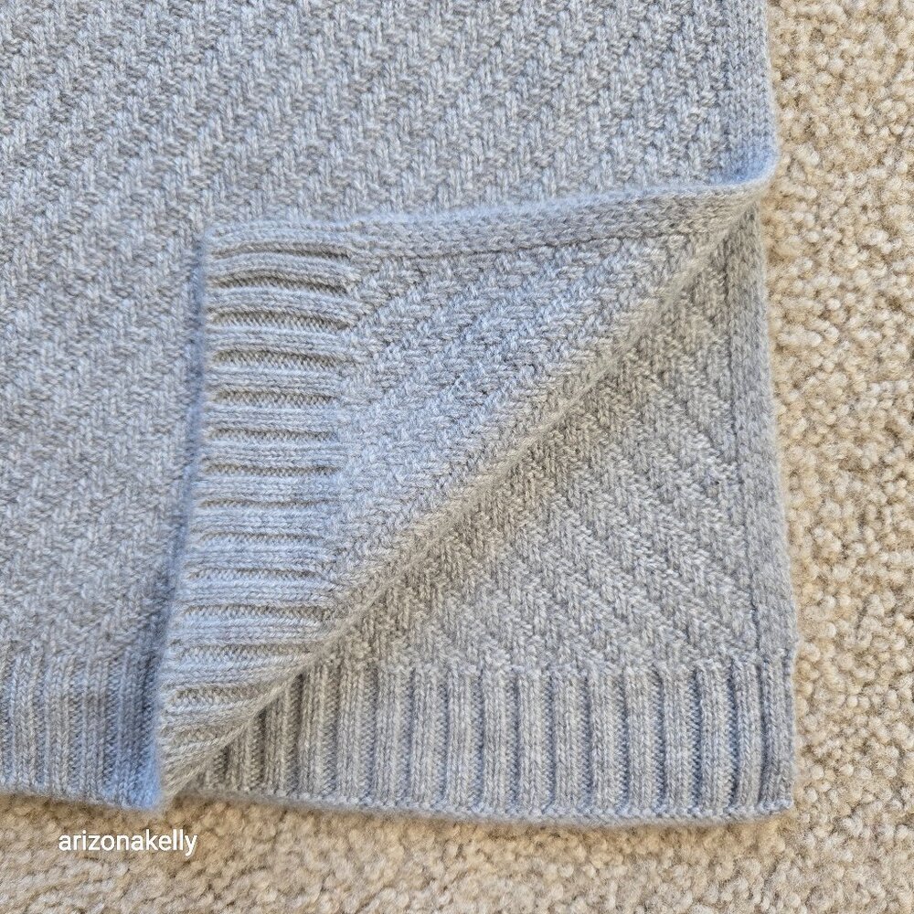 NWOT Cashmere Grey Basketweave Knit Scarf